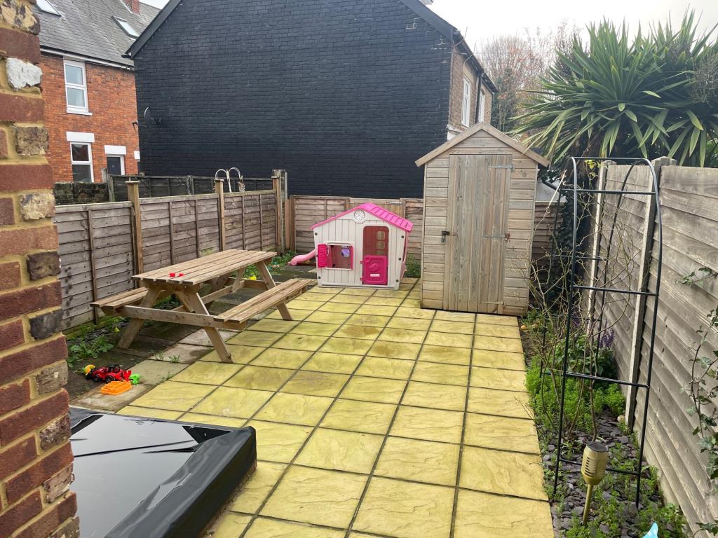 Lot: 115 - FREEHOLD INVESTMENT OF TWO MAISONETTES -